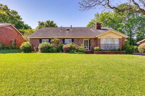 Montgomery House | Spacious Downtown Montgomery Home w/Yard, Patio!