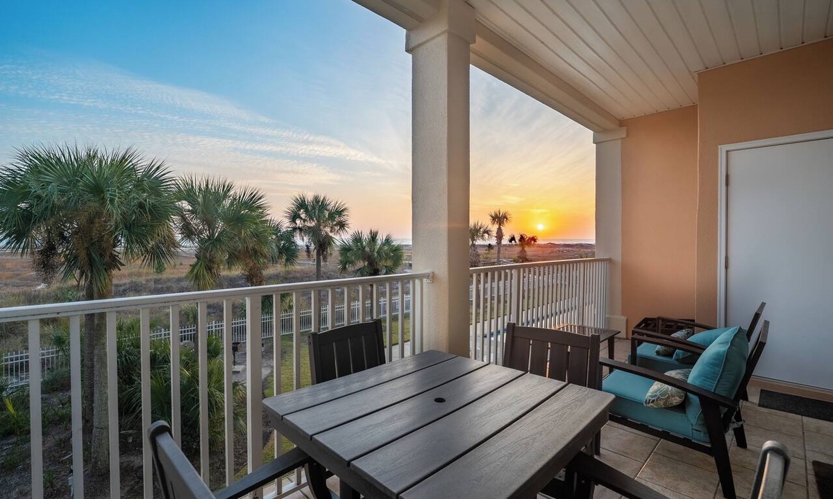 Dauphin Island Condo | Spacious Dual Unit Beach Club Condo with Pool and Boardwalk