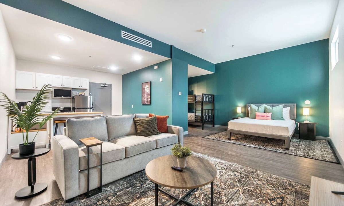 Macon Apartment | Spacious Family Suite Near Cherry St - Sleeps 6!