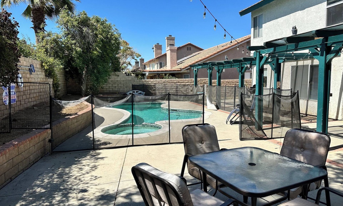 Palmdale House | Spacious oasis!