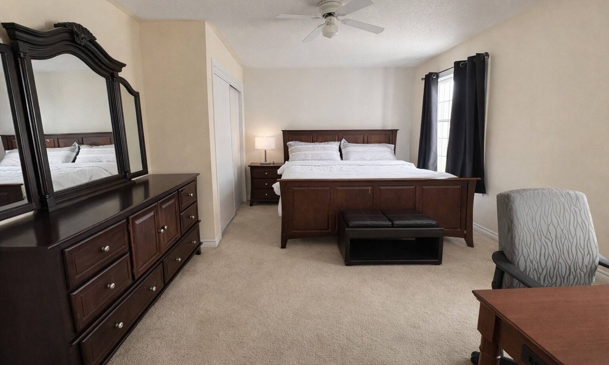 Brampton House | Spacious Private King Bedroom w/Workspace, TV, Mini Fridge, 2.5 Bath—Shared Home