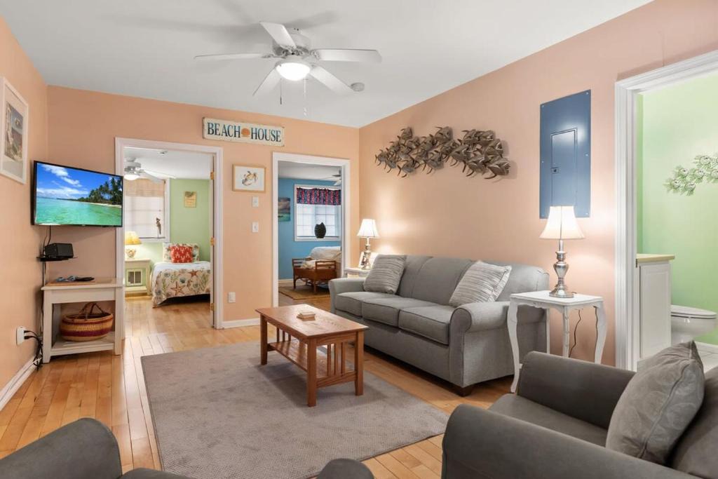 Hampton House | Stay Steps from Beach with Pool AC Parking