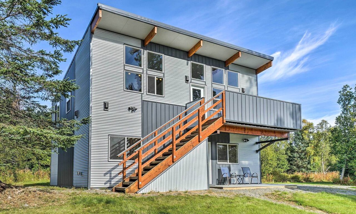 Fritz Creek House | Steps to Fritz Creek! 2-Unit Family Retreat