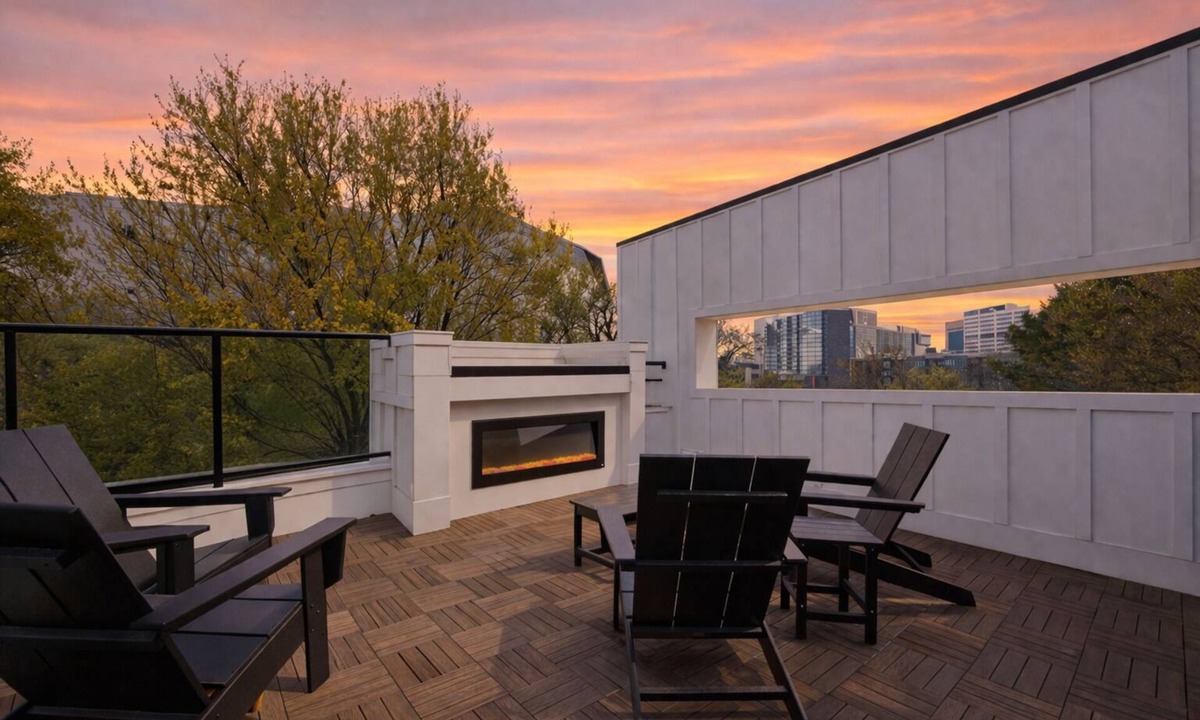 Castleberry Hill House | Steps to Mercedes Benz, Arena, GWCC, Rooftop view