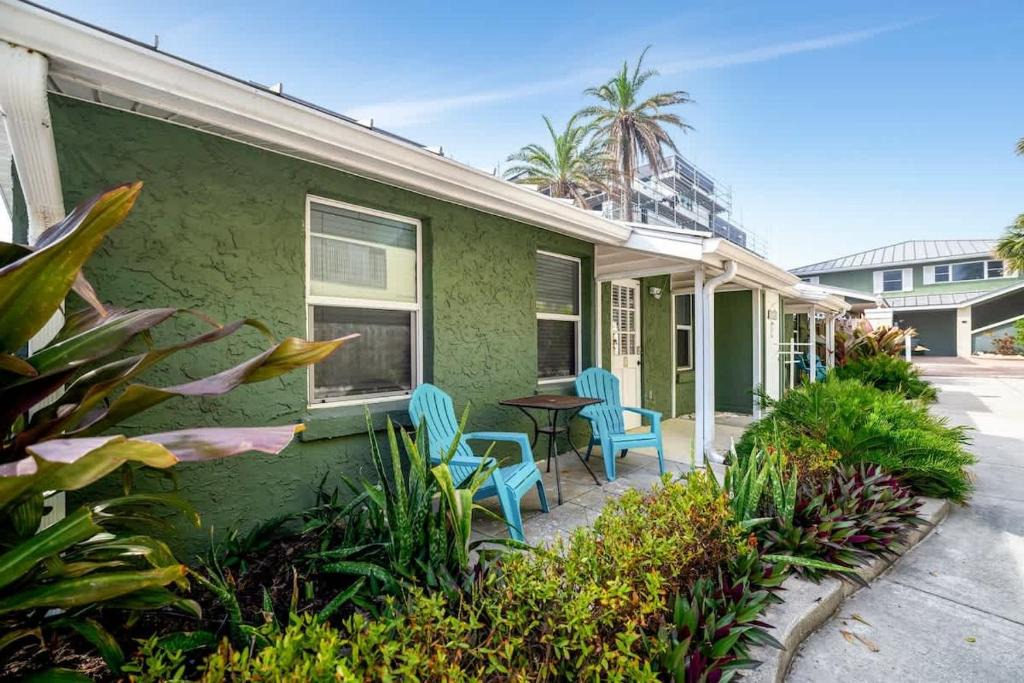 Independence Square Apartment | Stones Throw Beachside Bungalow #1 ON THE BEACH