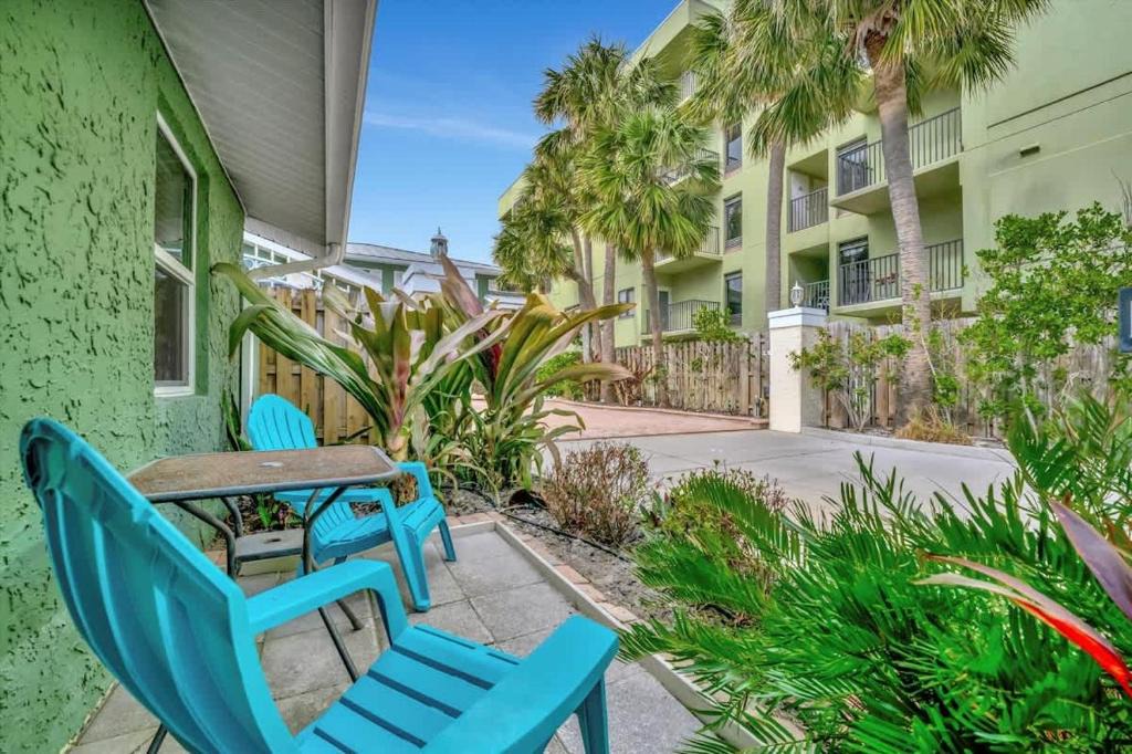 Independence Square Apartment | Stones Throw Beachside Bungalow #2 AT THE BEACH