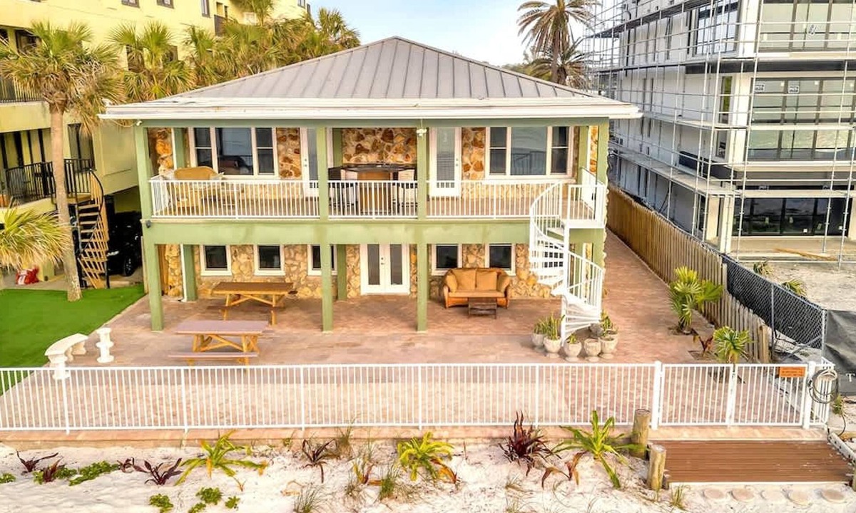 Independence Square Apartment | Stones Throw Beachside Bungalow 1 ON THE Beach