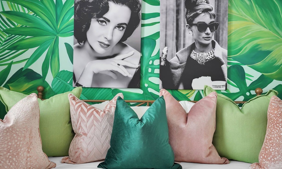 Mixon Town House | Strike A Pose in Springfield