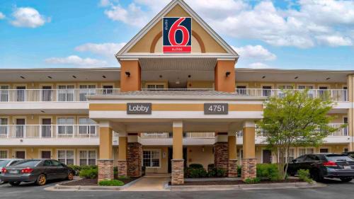 Huntsville Hotel | Studio 6 Extended Stay Huntsville, AL - US Space & Rocket Center