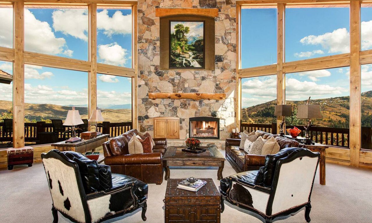 Summit Park House | Stunning 6BR Mountainview | Hot Tub