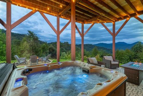 Hemphill Heights House | Stunning Mtn Views Hot Tub Fire Pit Sleeps 8
