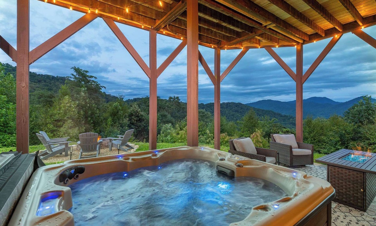 Hemphill Heights House | Stunning Mtn Views Hot Tub Firepit Sleeps 10
