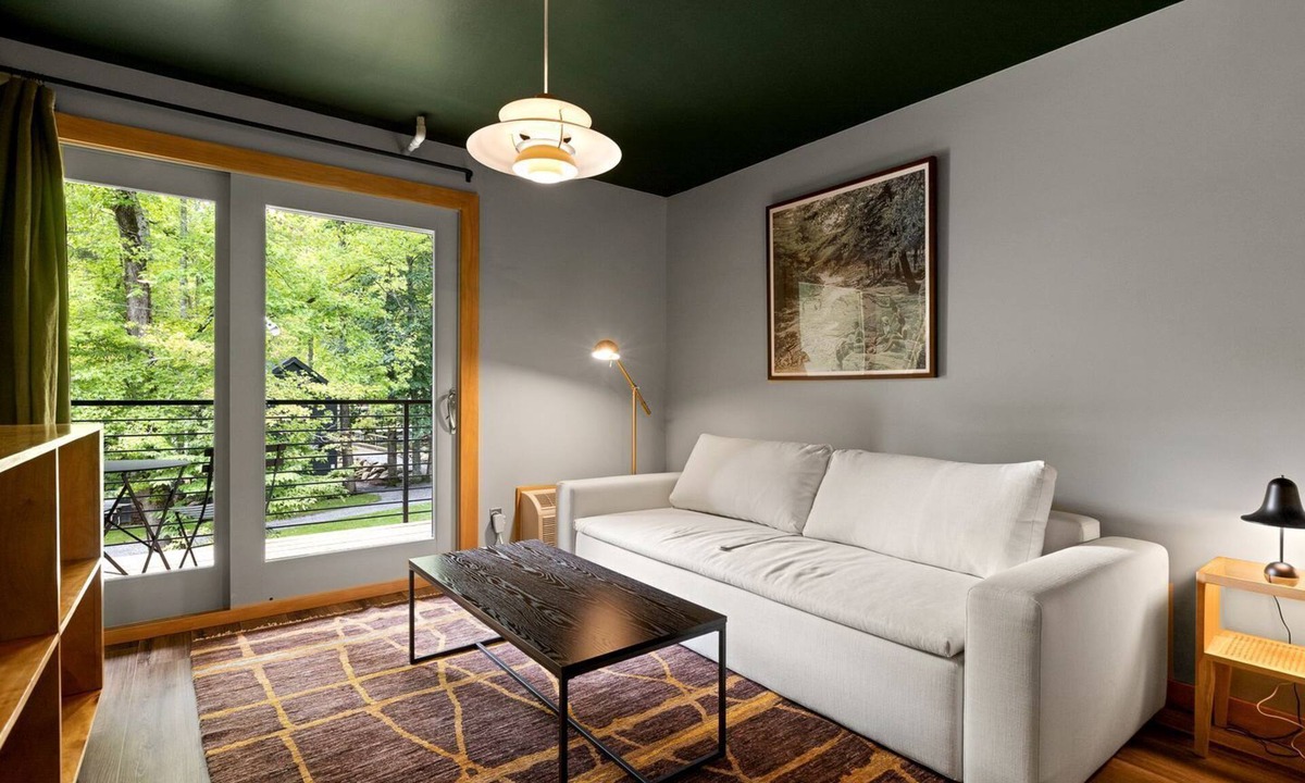 Rocky Grove House | Stunning Suite Rental with Private Bathroom for Relaxing Vacations in Cosby, Tennessee