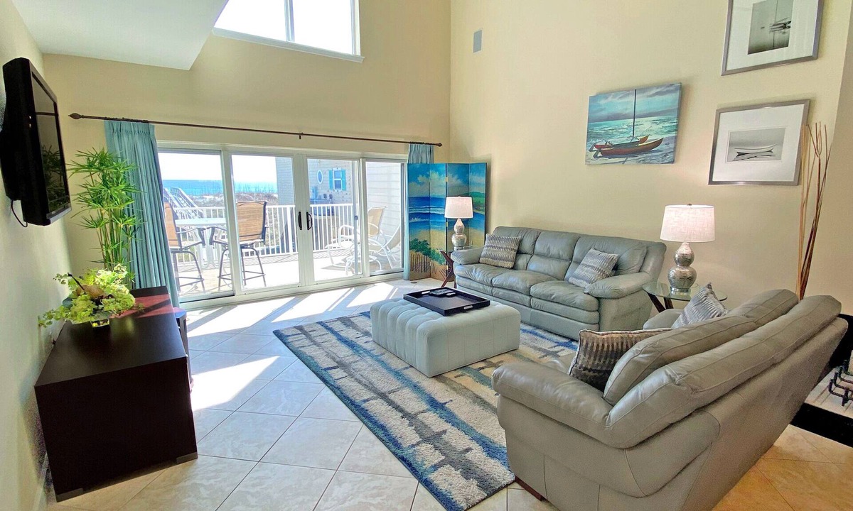 Pensacola Beach House | Stunning Town home Directly on the Gulf with Tennis Court and a Pool!