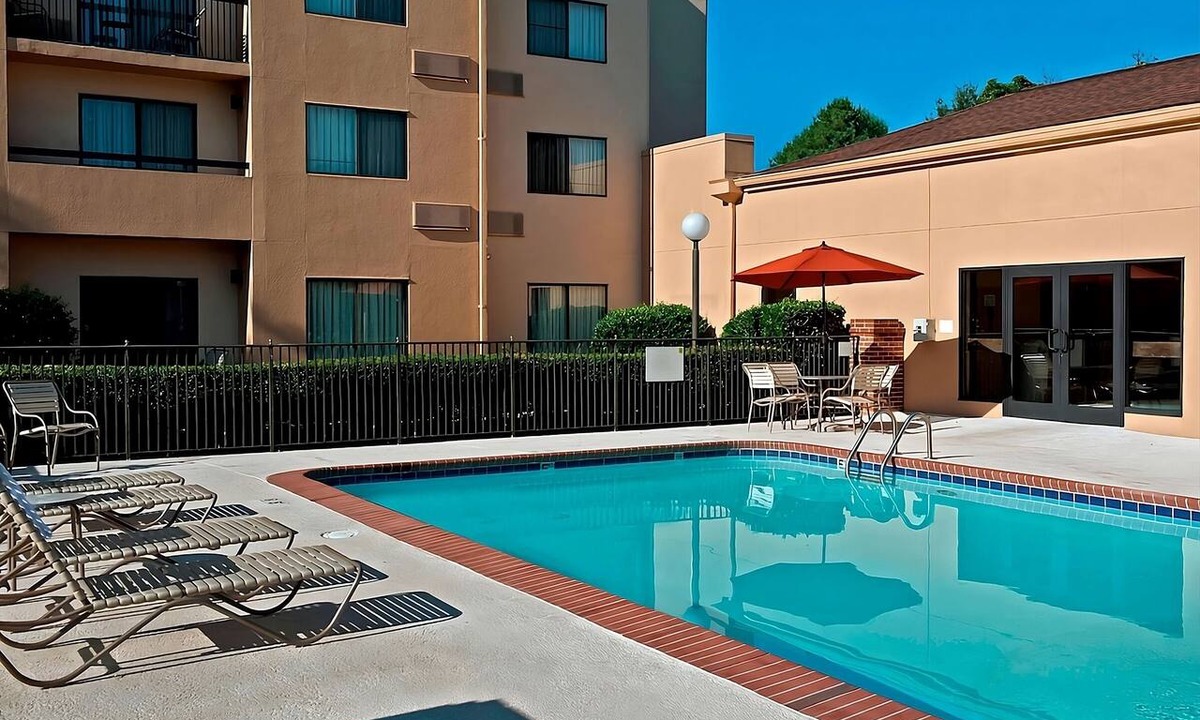 University Place Hotel | Stylish Hideaway Near UNC Charlotte | Gym, & Pet-Friendly