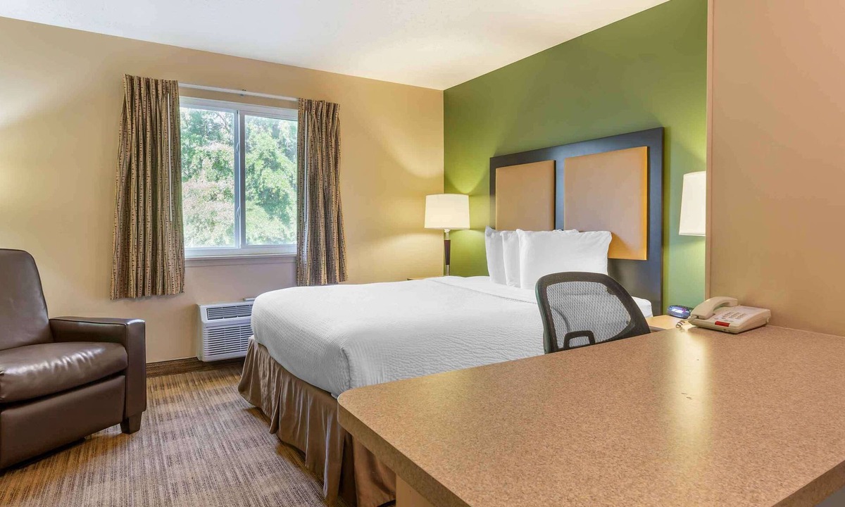 Macon Hotel | Suburban Studios Macon North