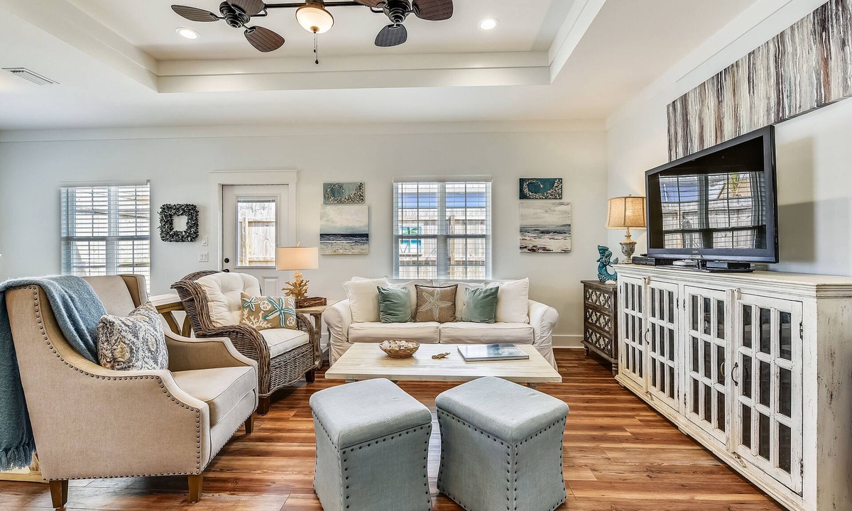 Laguna Beach House | Summer Deals! BEACH Access- 5 mins! Free Activities! DOG Friendly