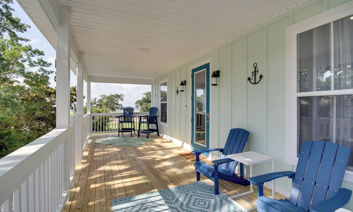 Gulfport Cottage | Sunny Gulfport Vacation Rental: Walk to Beaches!