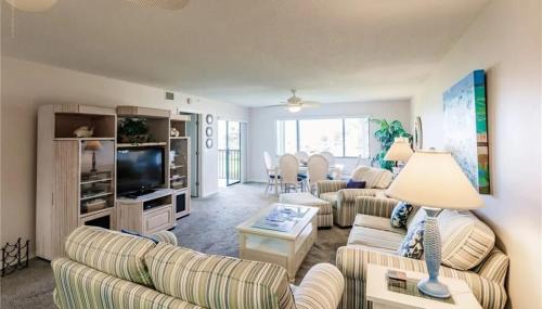 McGregor Apartment | Sunset Harbor condo