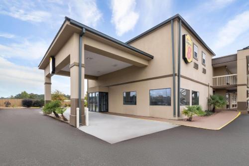 Macon Hotel | Super 8 by Wyndham Macon West