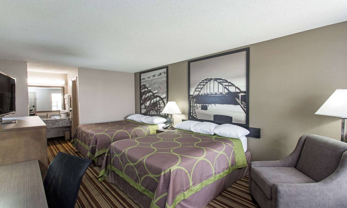 Springdale Hotel | Super 8 by Wyndham Springdale AR