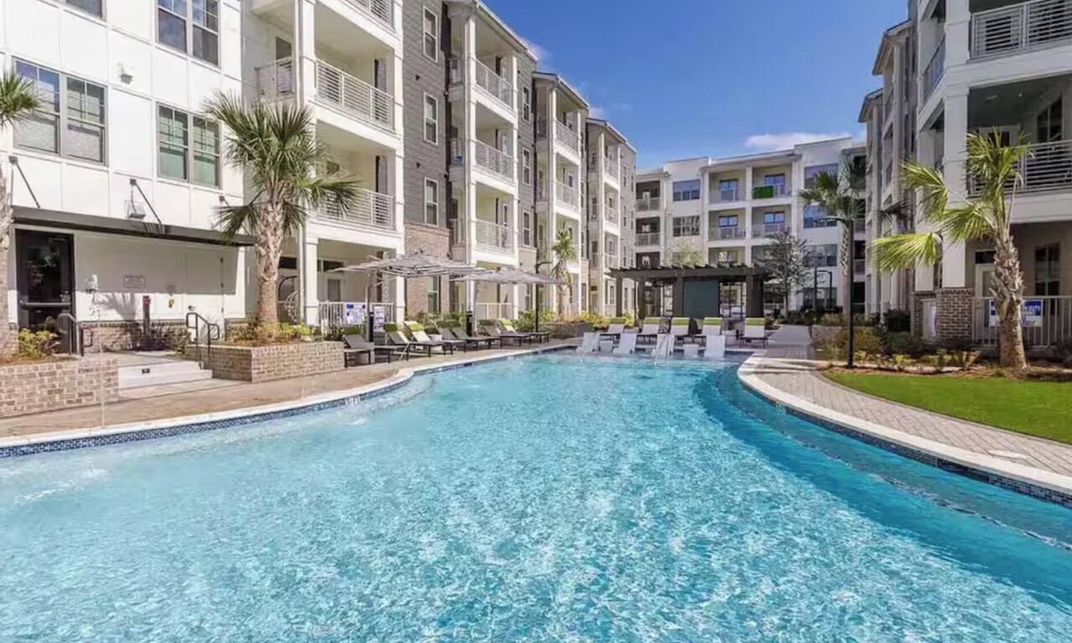 Hitch Village - Fred Wessels Homes Apartment | The Ascendant Loft-Walk to River Street & Historic District