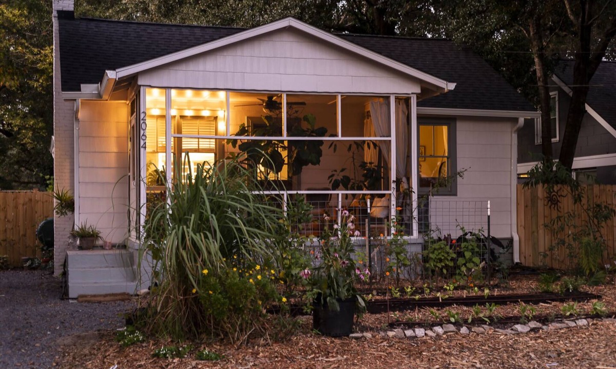 Riverland Terrace House | The Bohemian Cottage + Butterfly Garden