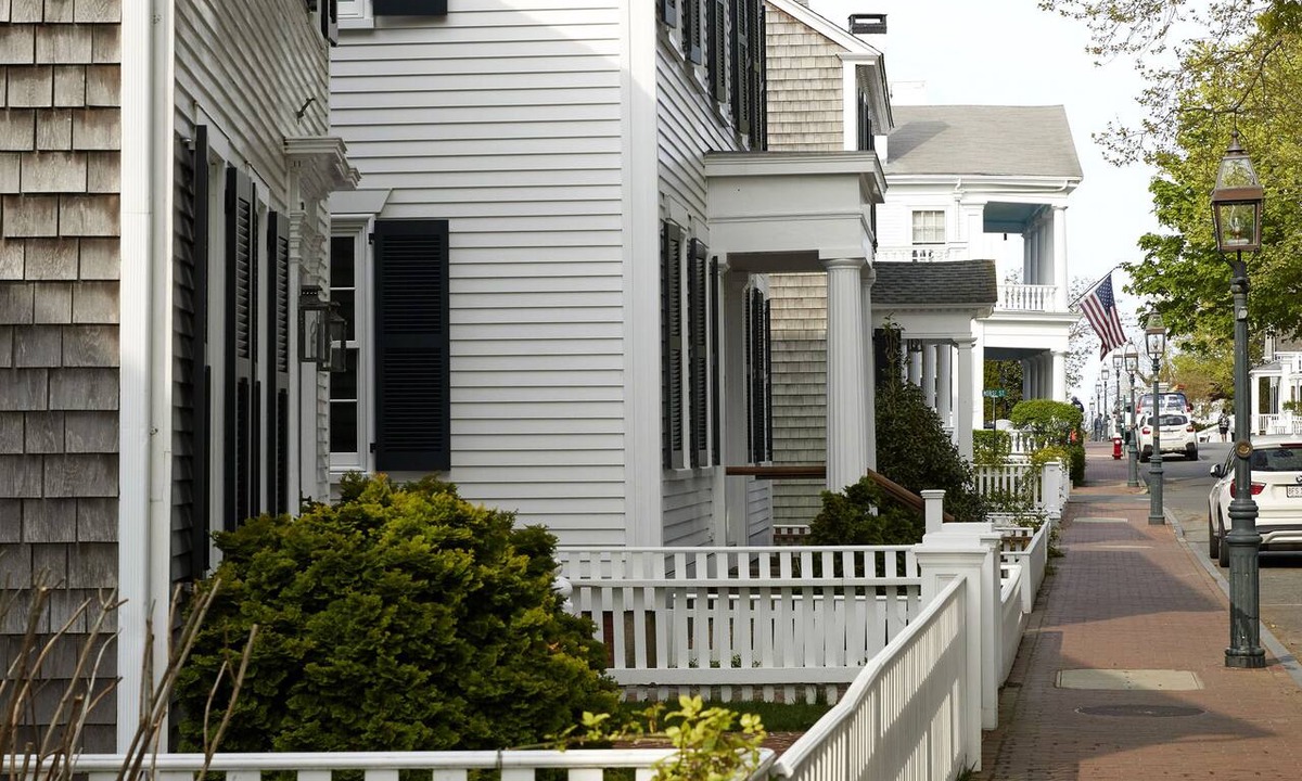 Edgartown Bed & Breakfast | The Christopher, The Edgartown Collection
