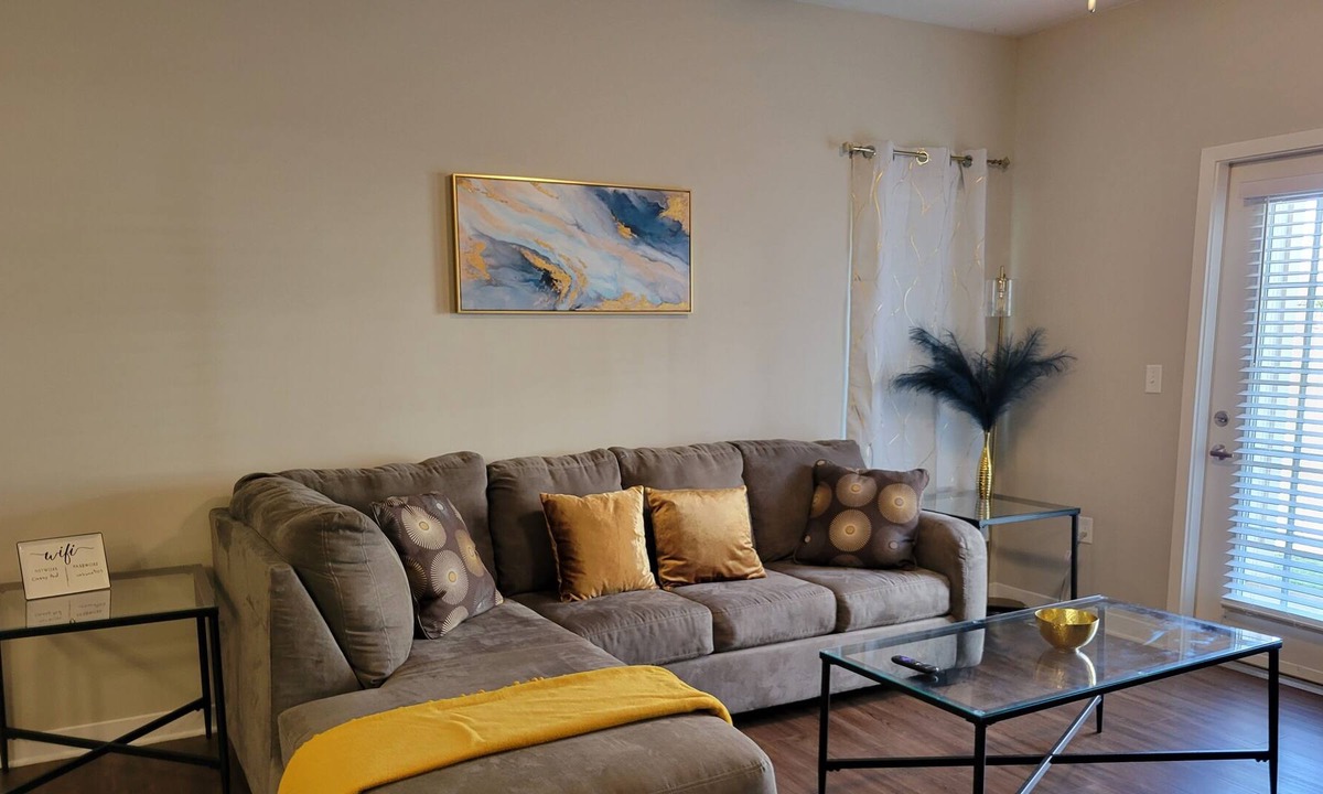 Madison Apartment | The Classy Pad - Quiet Gated Community *1st Floor*