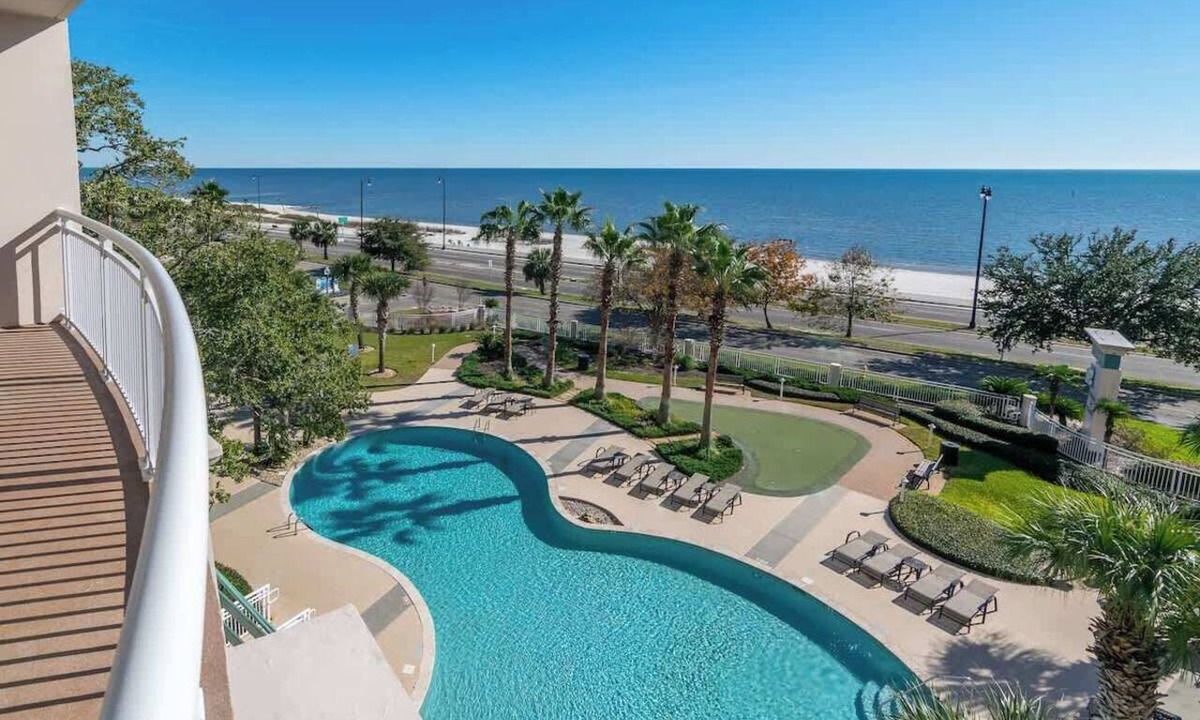 Gulfport Condo | The Dried Sand Dollar