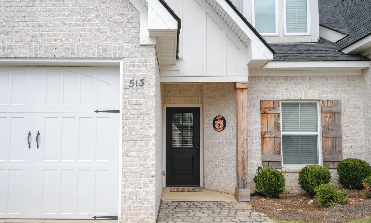 Auburn House | The Eagle's Nest in Farmville!