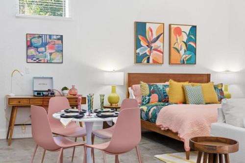 Downtown Jacksonville Apartment | The Ella Stylish King Studio in LaVilla Pool