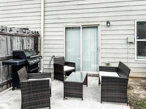 Irondale House | The Garden At Lovejoy