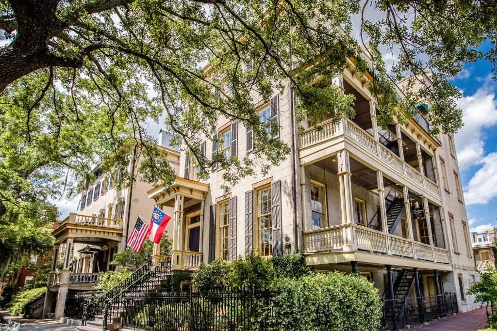 Historic Downtown Savannah Bed & Breakfast | The Gastonian, Historic Inns of Savannah Collection