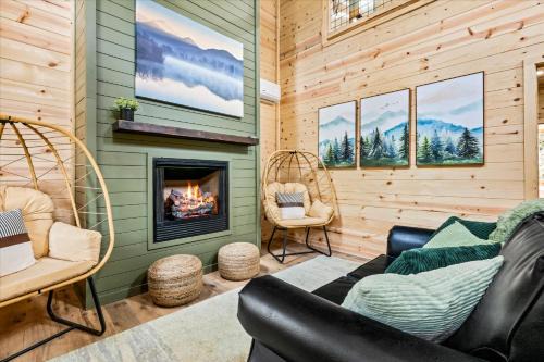 Rocky Grove House | The Greenhouse NEW - 450ft to Trailhead