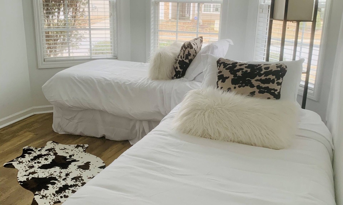 Newnan House | The Hideaway @ Newnan - Close to Everything + Pet Friendly