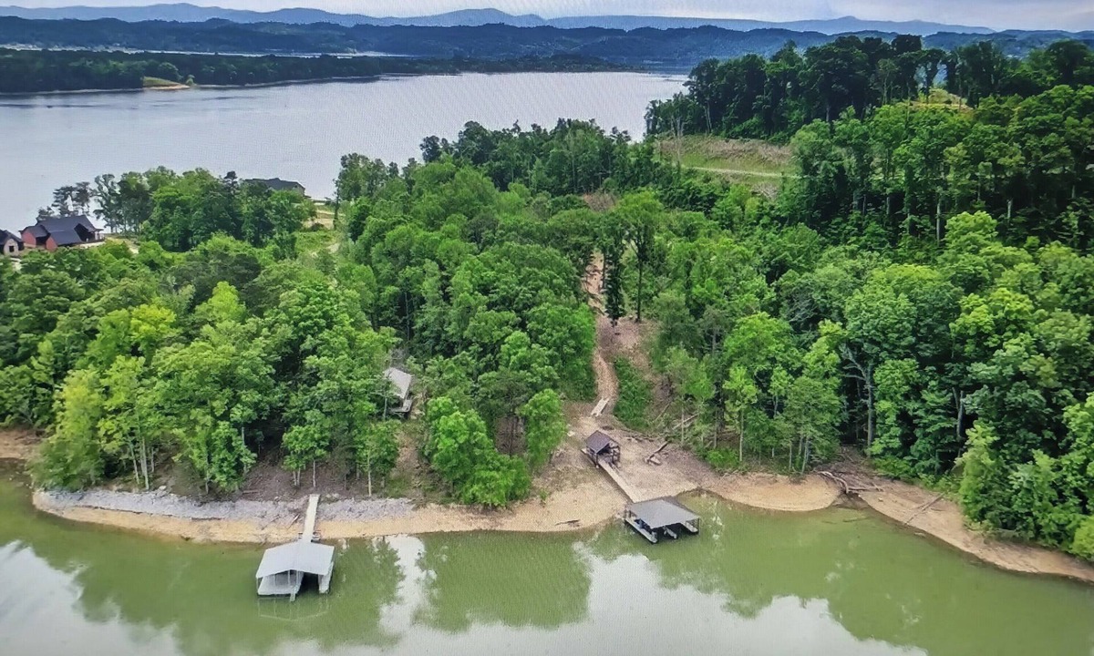 Dandridge House | The Lake Cottage on the Peninsula.