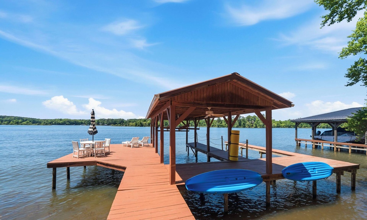 Lake Oconee House | The Lake Escape, Sleeps 8, Big Deep Water, Kayaks, Lily Pad + MORE!