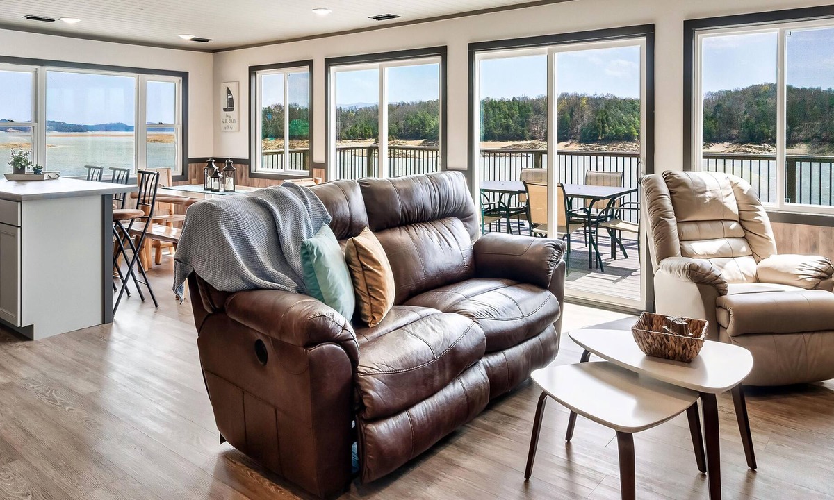 Dandridge Cabin | The Lodge at Lakeside by RedAwning