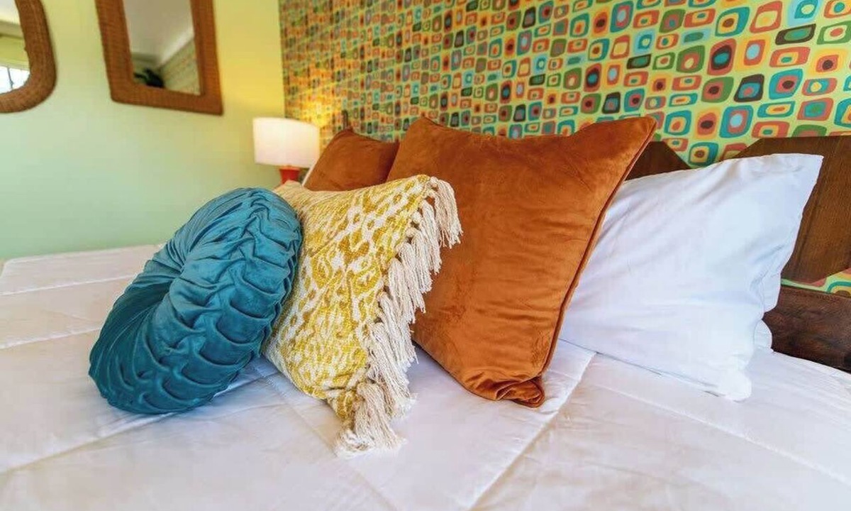 Trenton Hotel | The Mod Pad | Retro 1960s Room Near Chattanooga