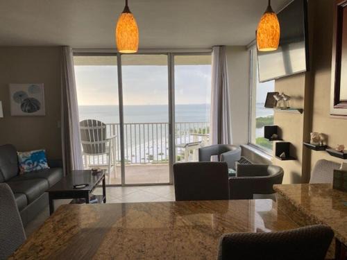South Island Apartment | The Starfish Getaway 9th Floor Beach Front Condo