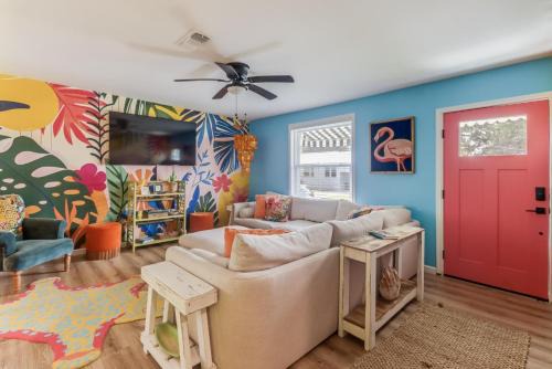 Long Beach House | The Tropical Cottage