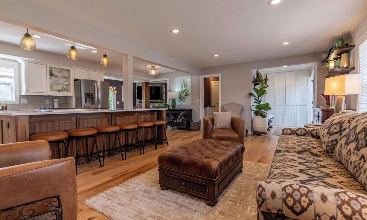 Stillwater House | The Wilkins House - Spacious 4 Bedroom Luxury Living in the Heart of Stillwater
