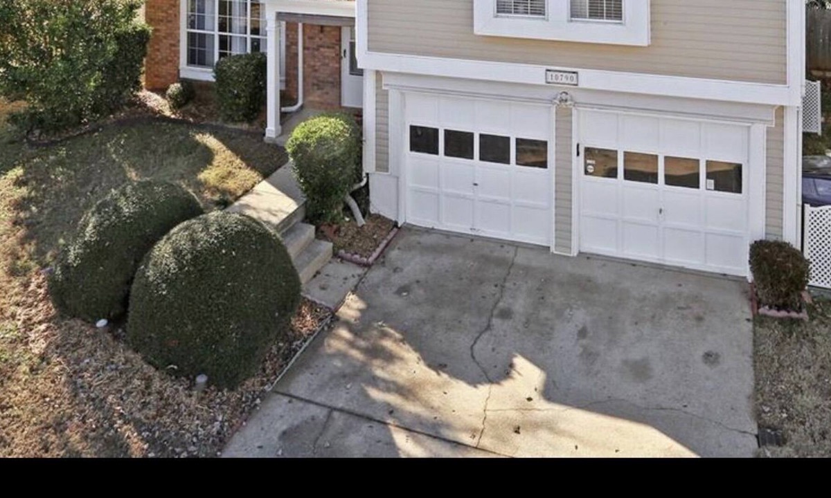 Johns Creek House | Three Bedroom Alpharetta House