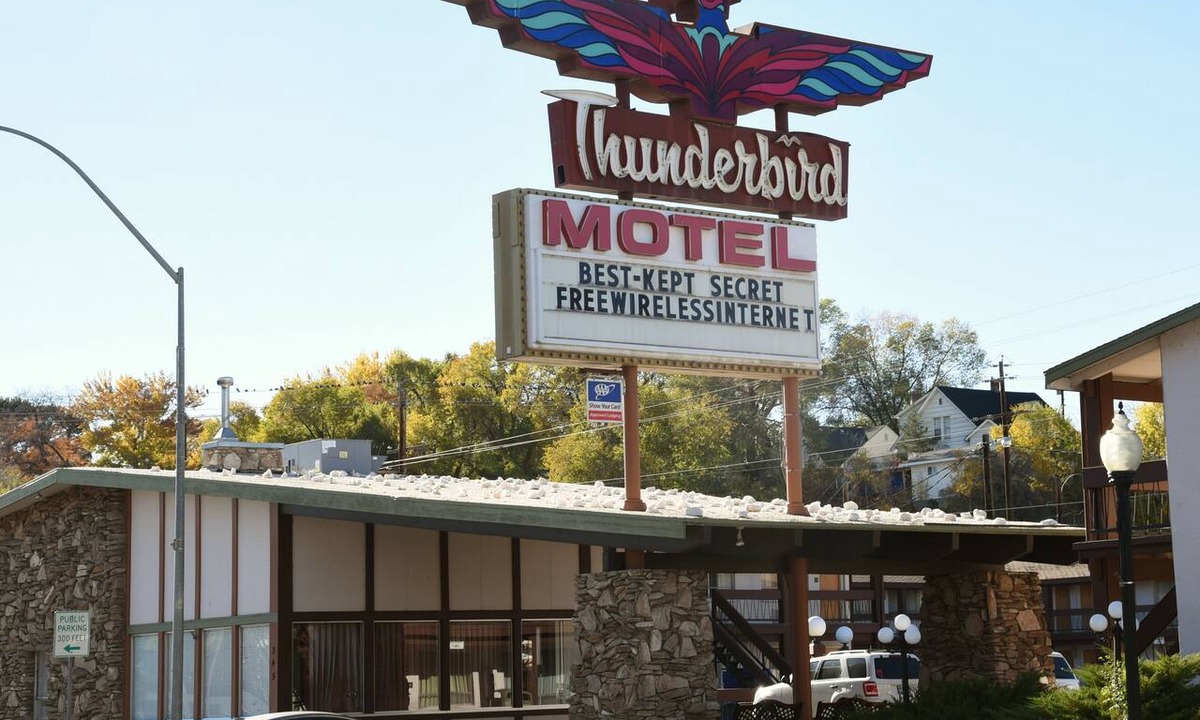 Elko Hotel | Thunderbird Motel
