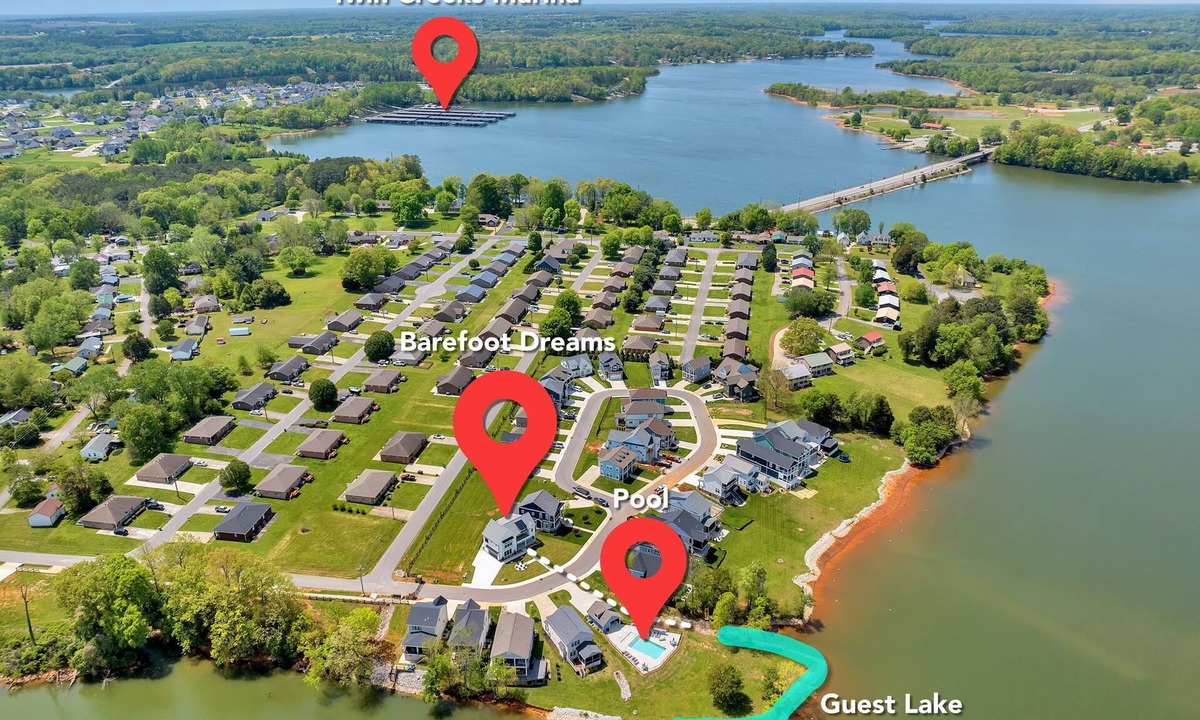 Winchester House | Tim's Ford Lake in the gated community of Barefoot Bay in Winchester TN.