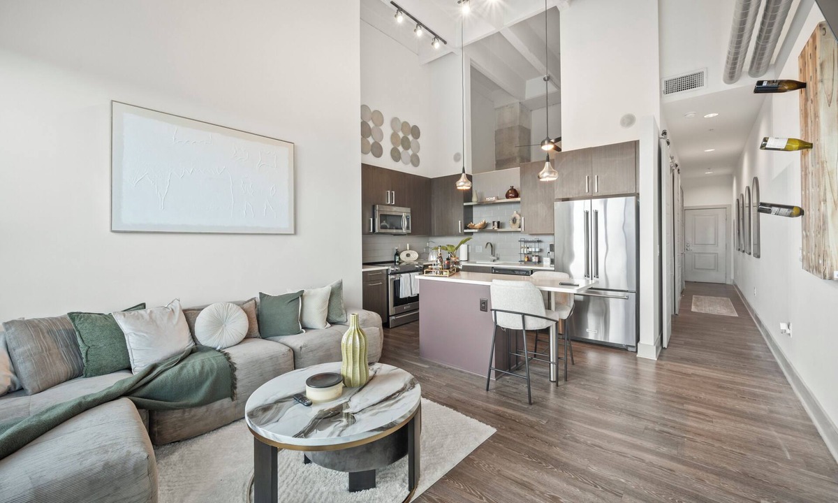 Downtown Atlanta Apartment | Top Floor Penthouse