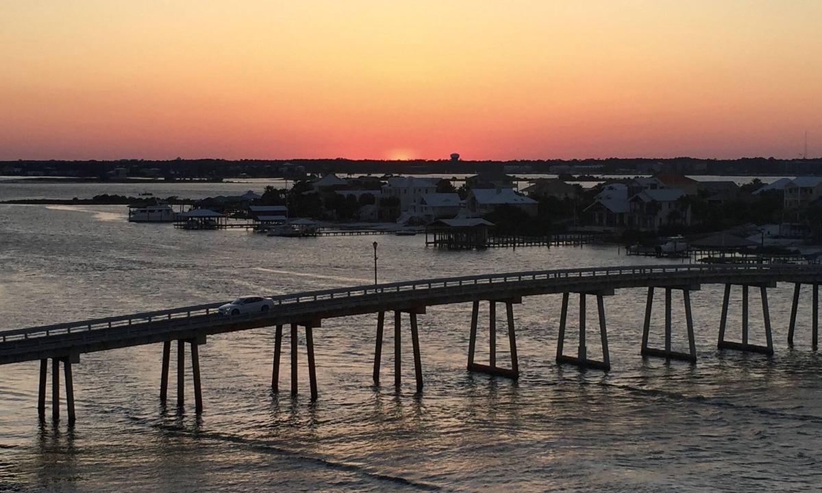 Orange Beach East Condo | Top floor unit with great water views!