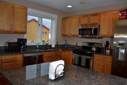 Killington House | Topridge 4BR, 4BA Townhome with Breathtaking Mountain Views, Hot Tub, Ski In Ski Out, Sports Center
