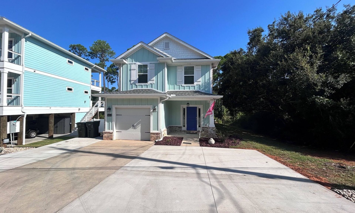 Oak Court House | tPrivate Pool Paradise – Sunsets & Sunrises Near Perdido Key & Johnson Beach